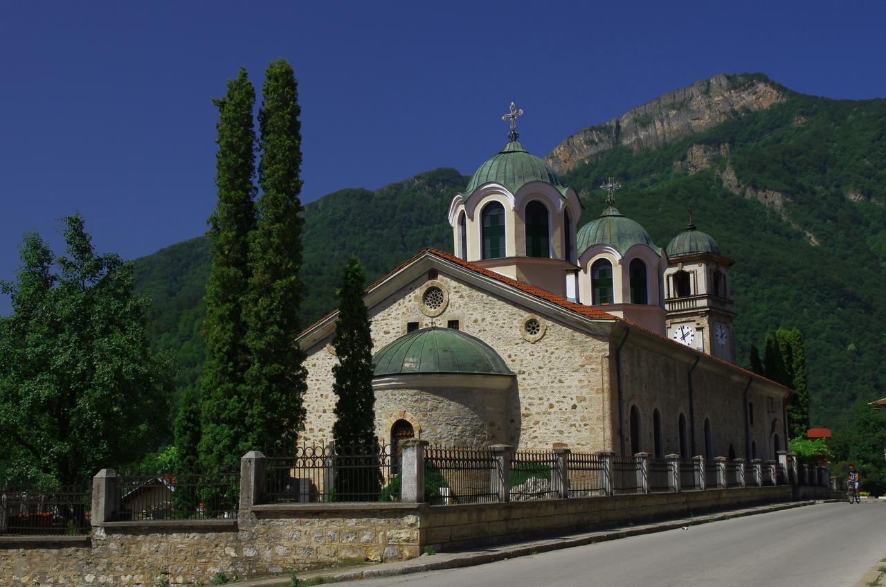 Семеен Хотел Вит Teteven Exterior foto